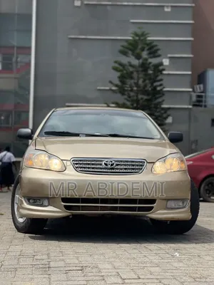 Toyota Corolla LE 2004 Gold