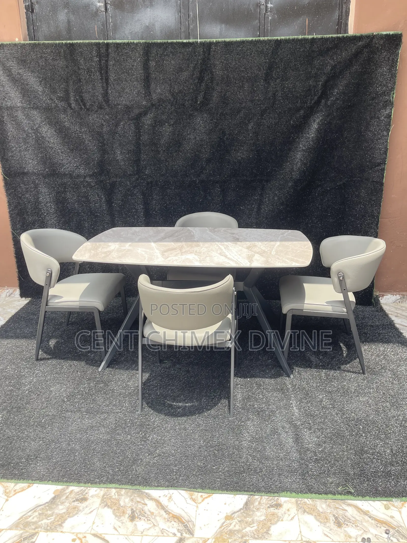 Exquisite Quality 4 Seater
