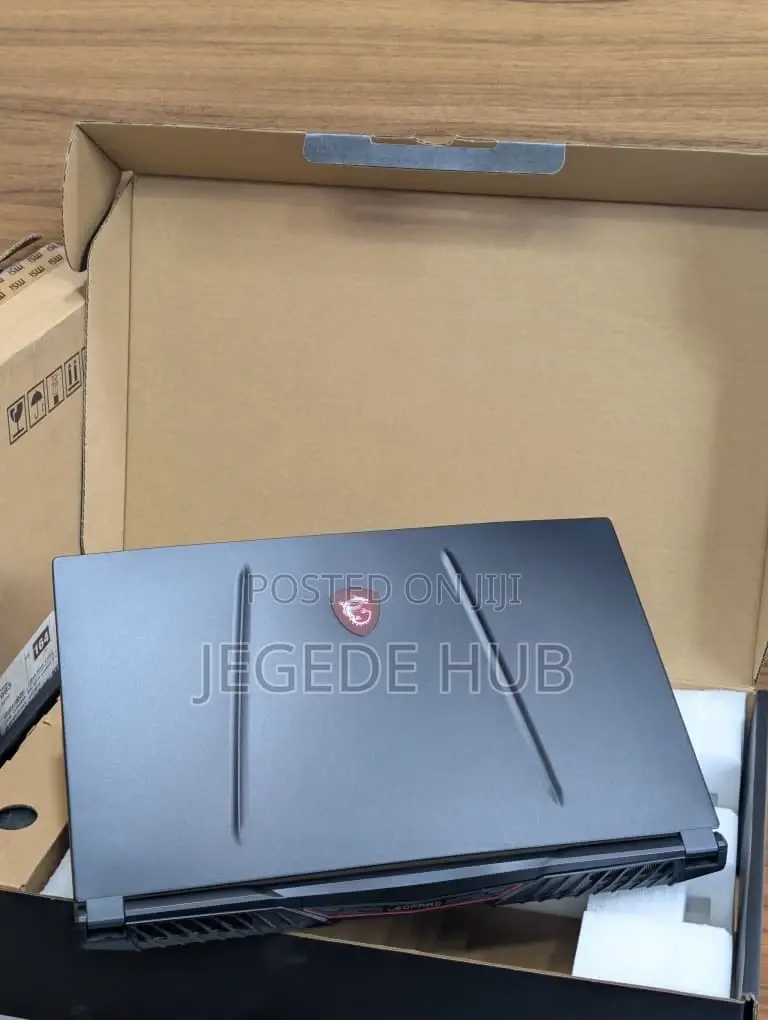 Laptop MSI GP75 Leopard 16GB Intel Core i7 HDD+SSD 1.5T