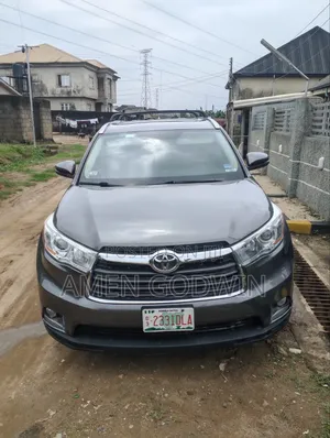 Toyota Highlander XLE V6 4x4 (3.5L 6cyl 6A) 2016 Gray