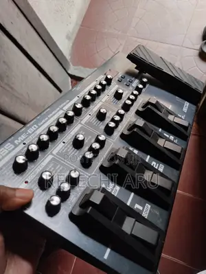 Boss Me 80 Effect Pedal