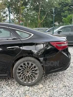 Toyota Avalon Limited (3.5L 6cyl 6A) 2018 Black