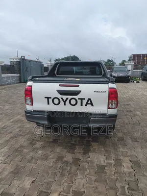 New Toyota Hilux 2026 White