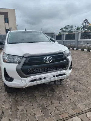 New Toyota Hilux 2026 White