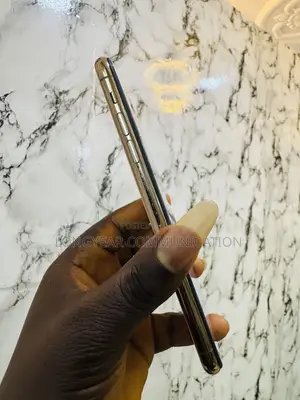 Apple iPhone 11 Pro Max 64 GB Gold