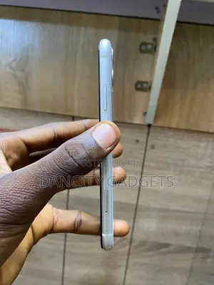 Apple iPhone 11 128 GB White