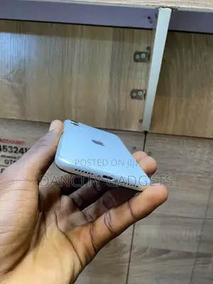 Apple iPhone 11 128 GB White