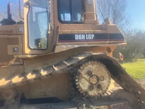 Bulldozer D6H Available for Hire- Call/WhatsApp