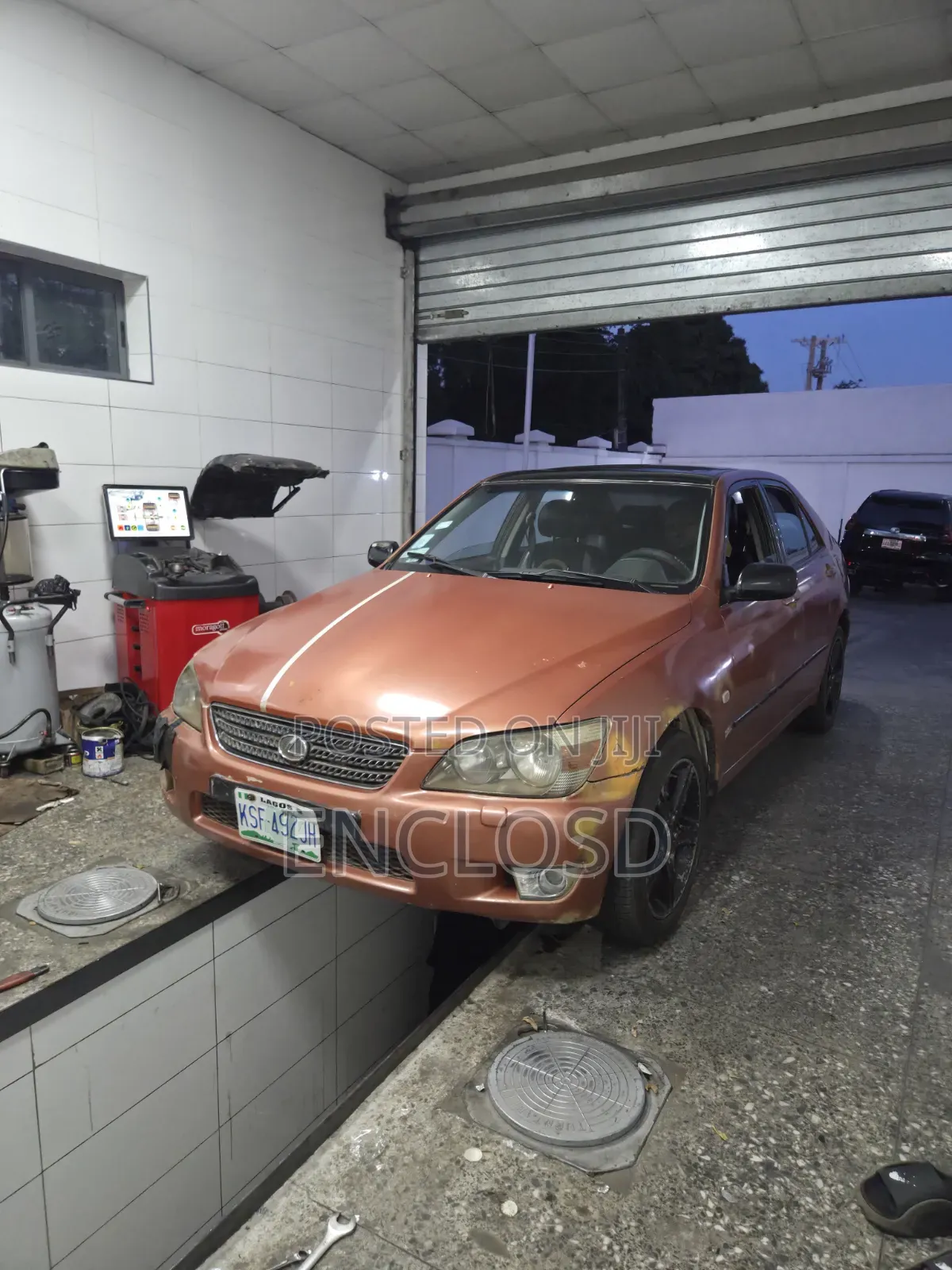 Lexus IS 2003 Orange