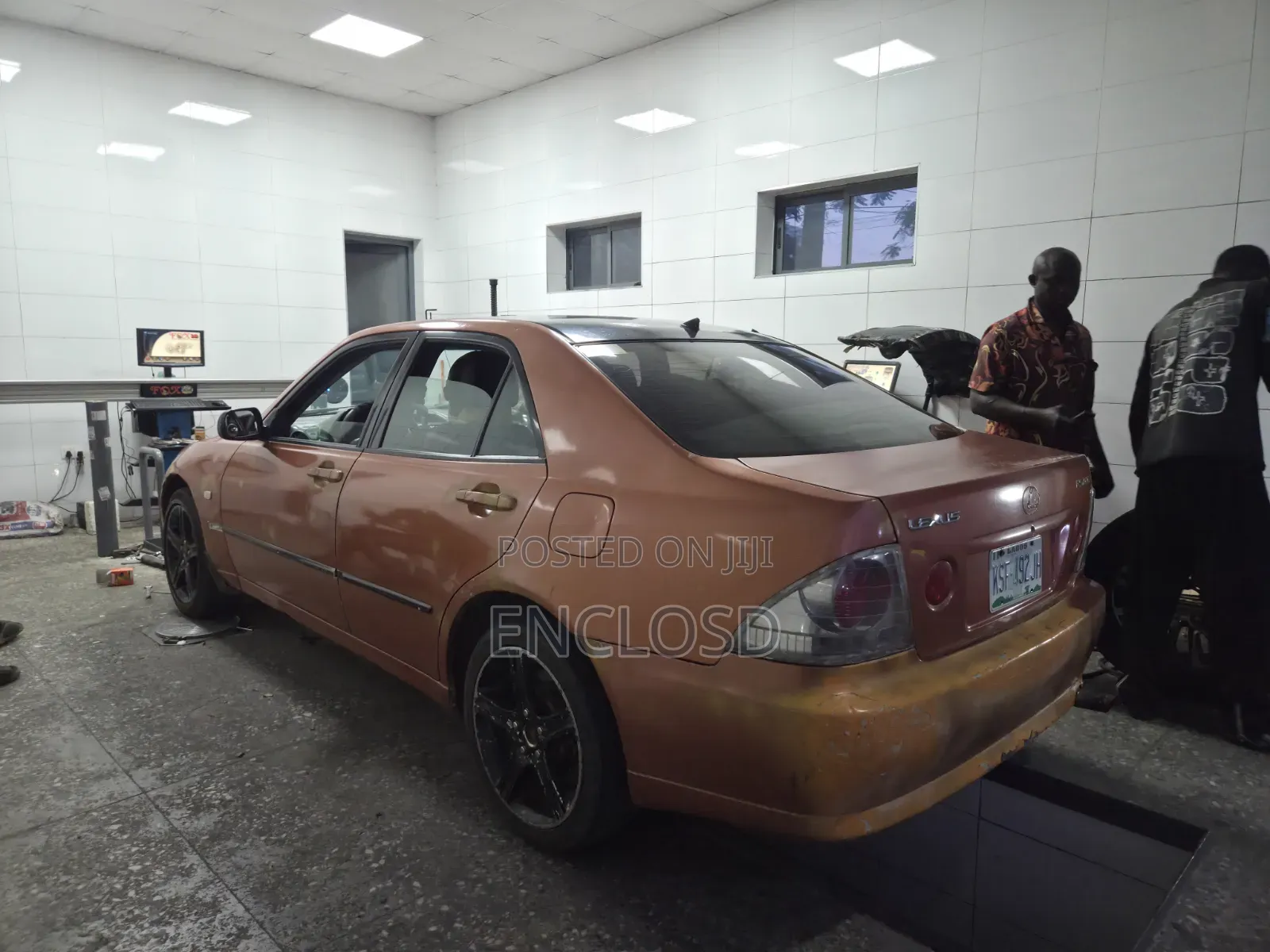 Lexus IS 2003 Orange