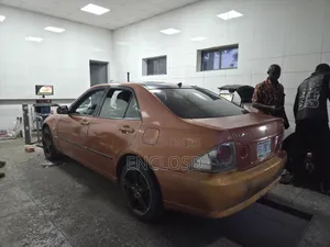 Lexus IS 2003 Orange