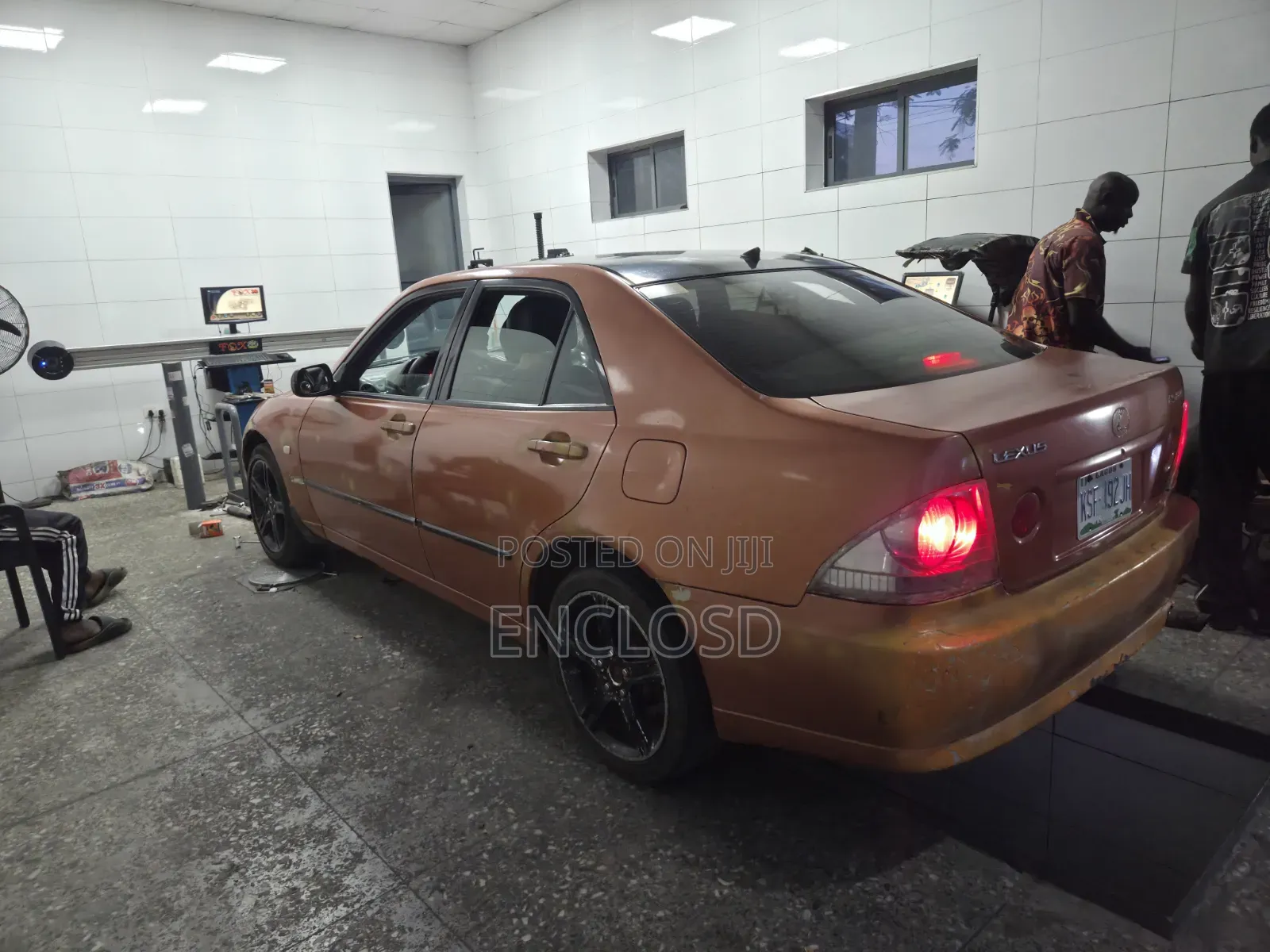 Lexus IS 2003 Orange
