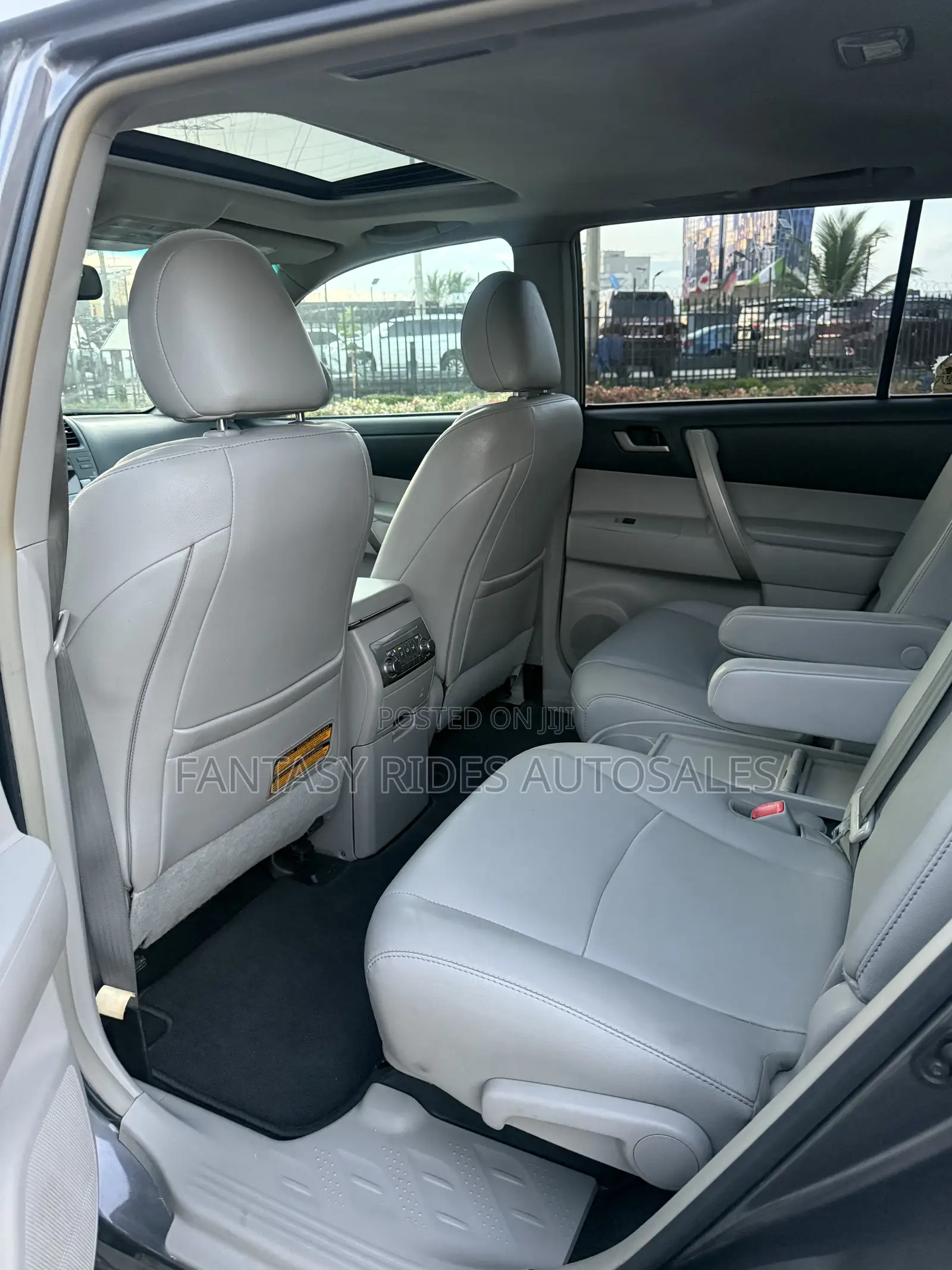 Toyota Highlander SE 2012 Gray