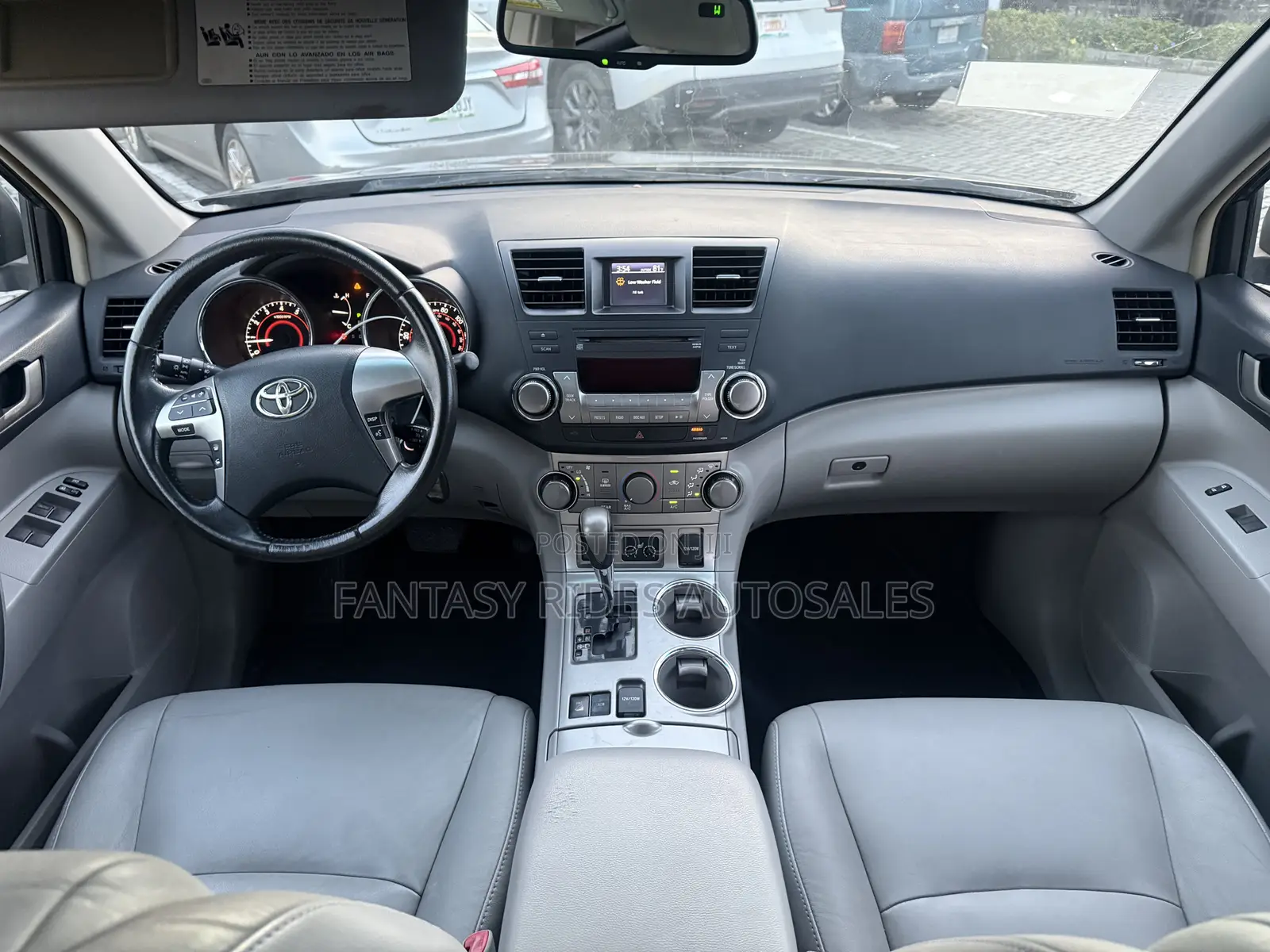 Toyota Highlander SE 2012 Gray