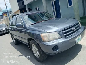 Toyota Highlander Base FWD 2004 Blue