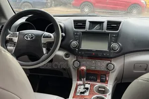 Toyota Highlander 2013 Silver