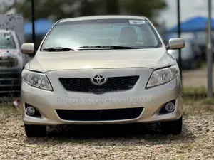 Toyota Corolla LE 4dr Sedan (1.8L 4cyl 4A) 2010 Gold