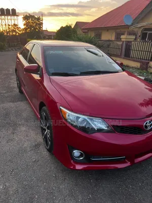 Toyota Camry SE V6 4dr Sedan (3.5L 6cyl 6A) 2013 Red