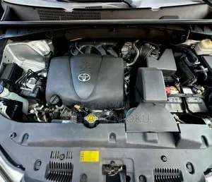 Toyota Highlander XLE 4x4 V6 (3.5L 6cyl 8A) 2018 Blue
