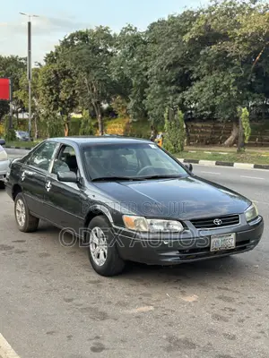 Toyota Camry LE 4dr Sedan (2.4L 4cyl 5M) 2002 Gray