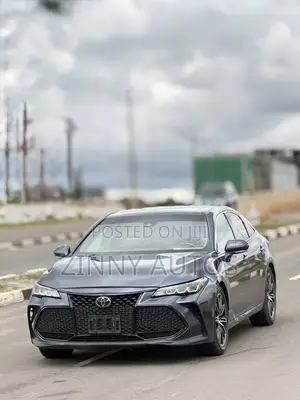 Toyota Avalon XSE FWD Sedan (3.5L V6 8A) 2019 Gray