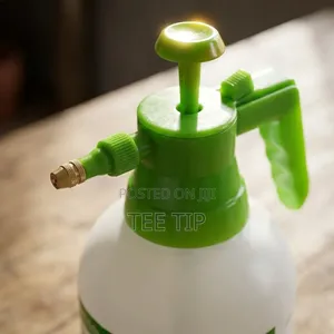 Hand-Held Pressure Sprayer (2L)