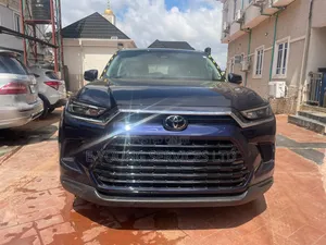Toyota Grand Highlander XLE AWD 2024 Blue