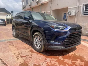 Toyota Grand Highlander XLE AWD 2024 Blue