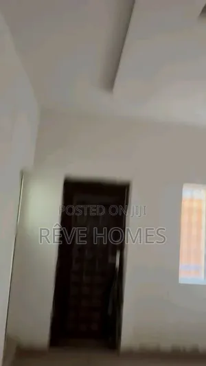 Mini Flat in Iwaya for rent