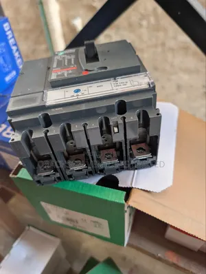 4pole McCb Schneider Electric 100amps