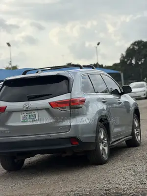 Toyota Highlander 2017 Silver
