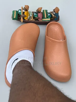 Crocs — Premium Quality