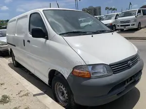 Toyota HiAce 2004 White
