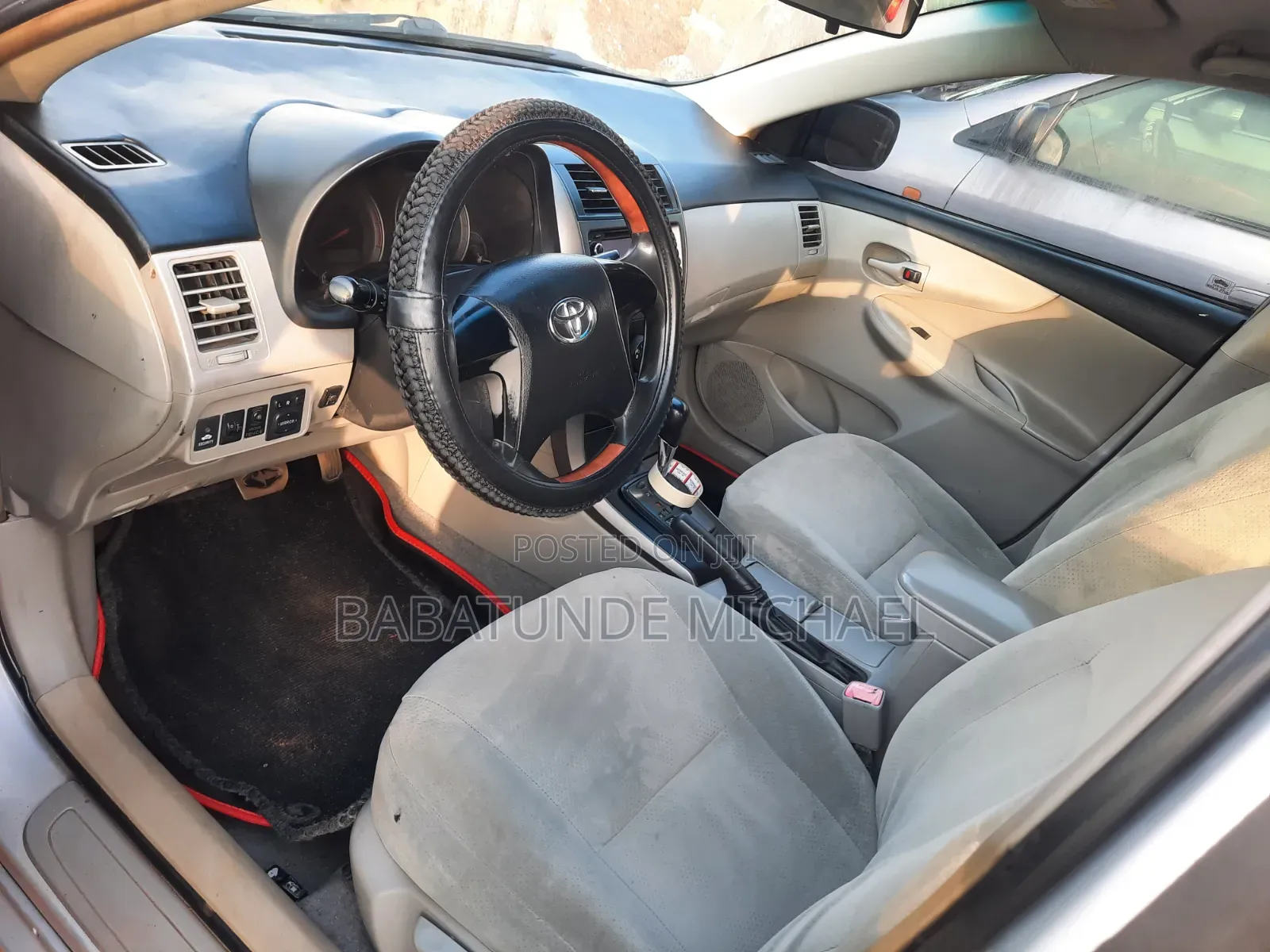 Toyota Corolla 2010 Silver