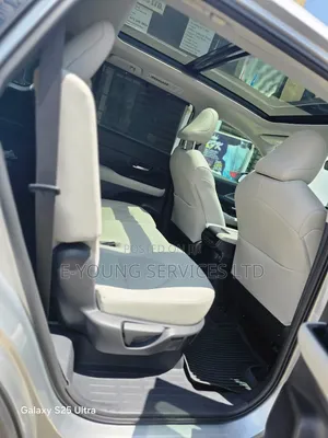 Toyota Grand Highlander XLE AWD 2024 Silver