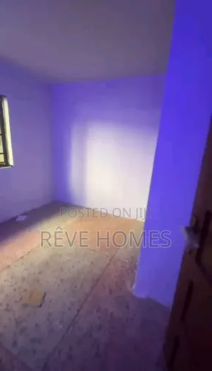 3bdrm Block of Flats in Bariga / Shomolu for rent