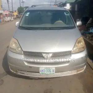 Toyota Sienna LE AWD 2005 Gold