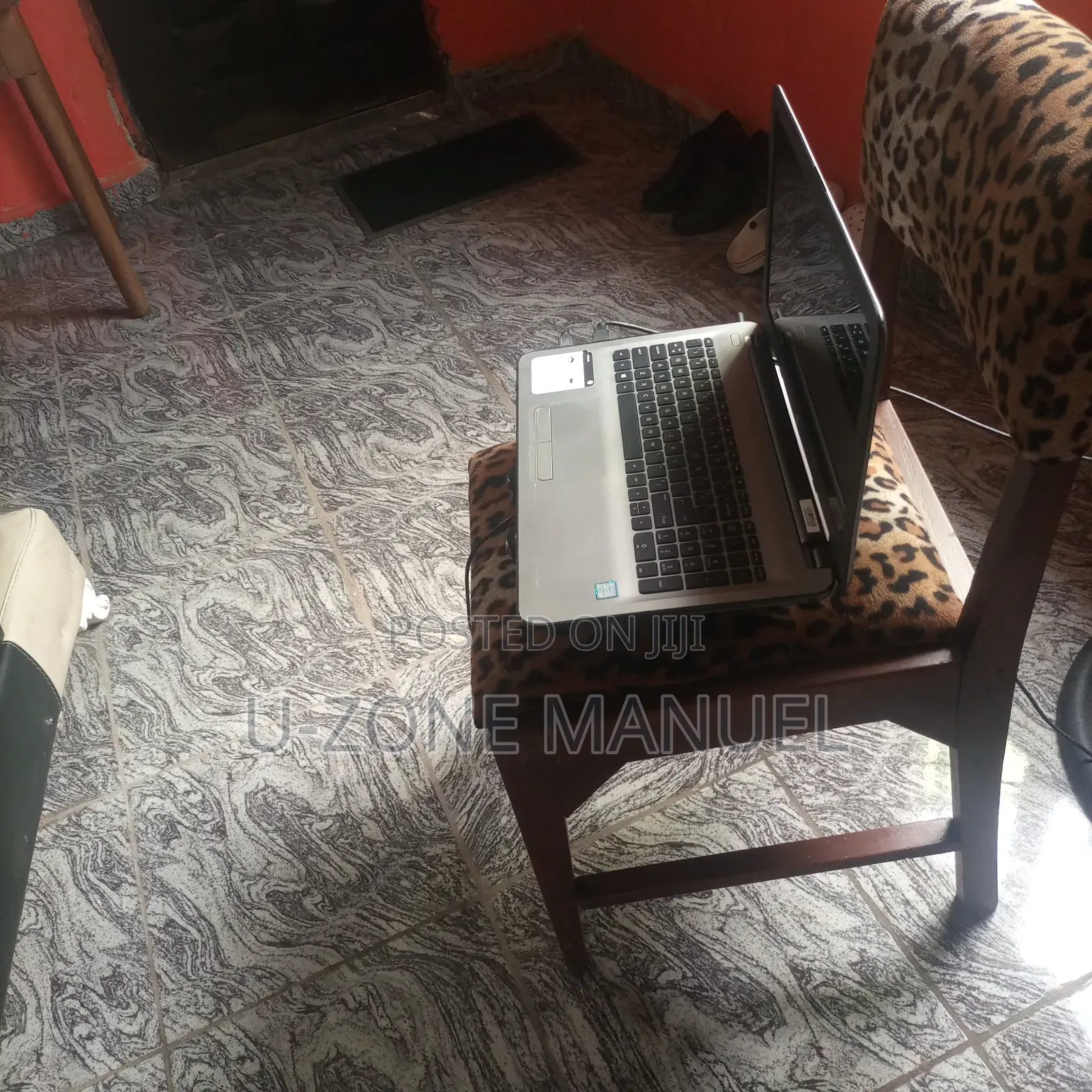Formica Table/Chair & Water Storage Plastic Drum