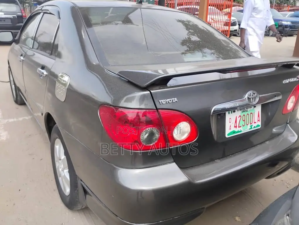 Toyota Corolla 2005 Gray