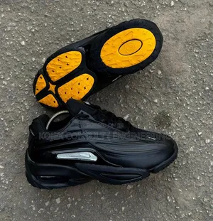 *Nike Air Max Muse