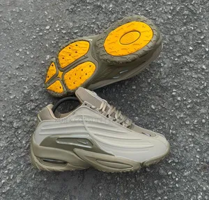 *Nike Air Max Muse