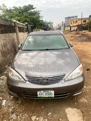 Toyota Camry LE 4dr Sedan (2.4L 4cyl 4A) 2004 Ivory