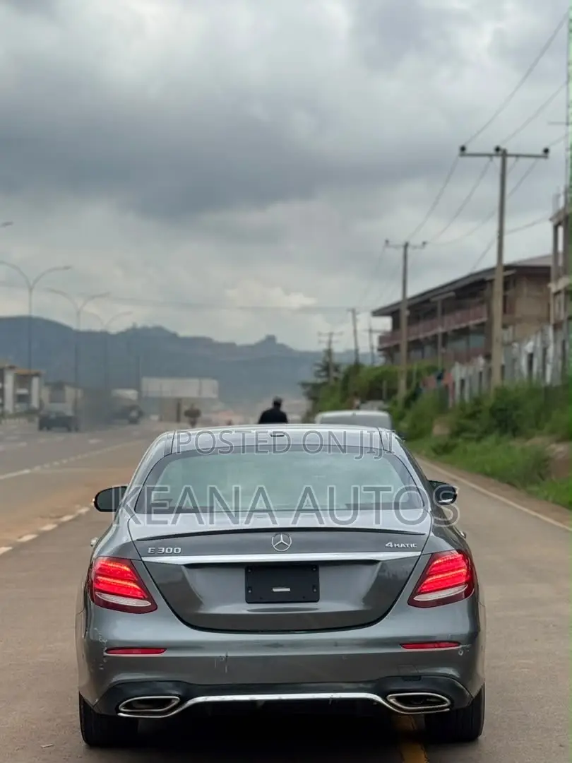 Mercedes-Benz E300 2017 Gray