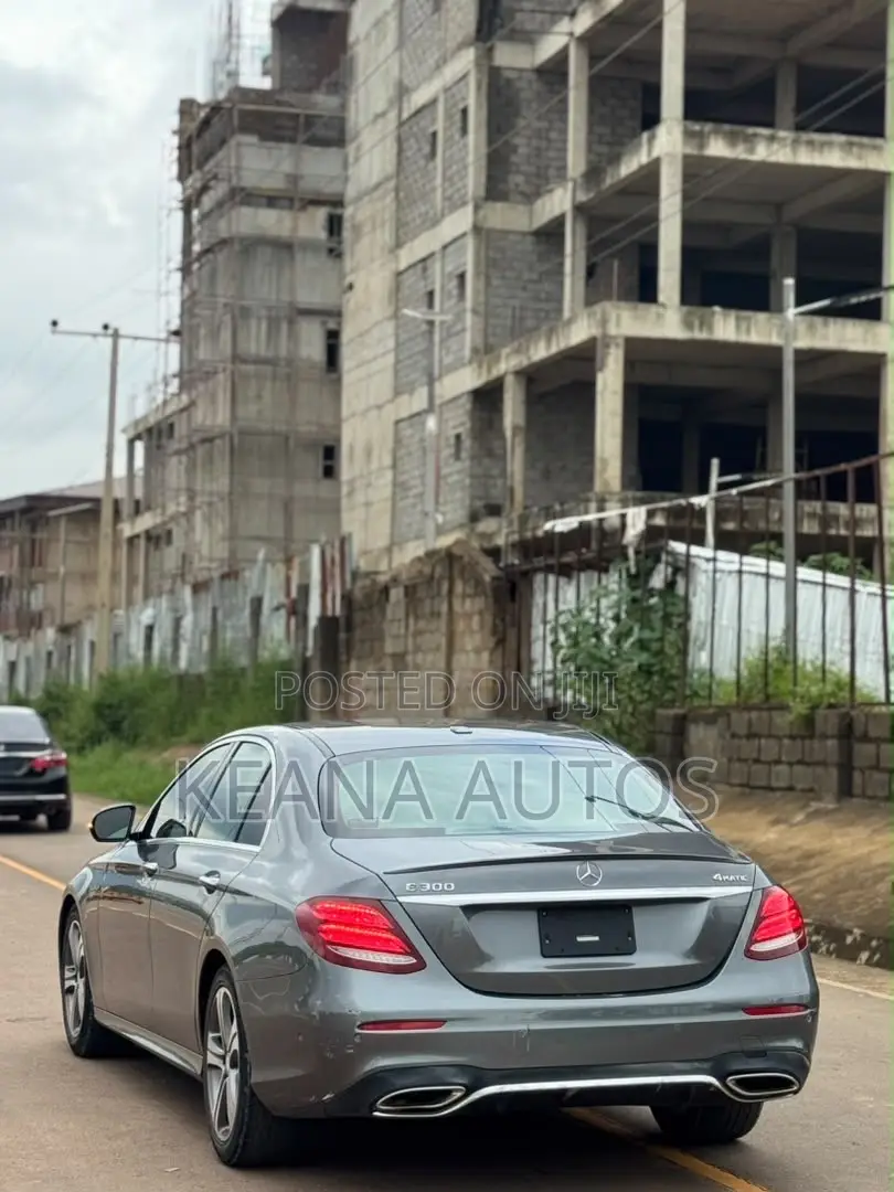 Mercedes-Benz E300 2017 Gray