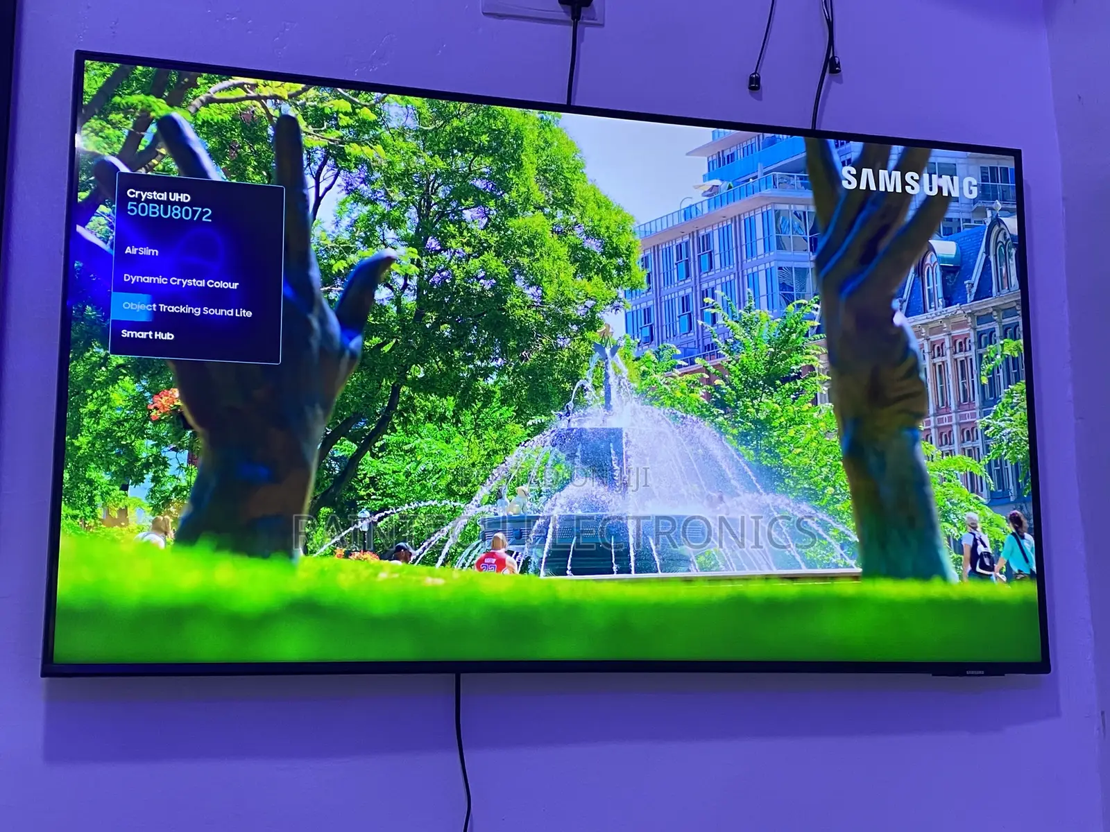 SAMSUNG 50” Smart TV Air Slim