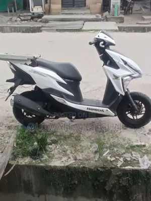 Honda X-Blade 160 2025 White