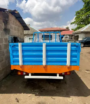 Toyota Dyna 100 Registered