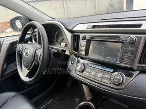 Toyota RAV4 Limited FWD (2.5L 4cyl 6A) 2013 Gold