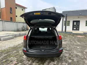 Toyota RAV4 Limited FWD (2.5L 4cyl 6A) 2013 Gold