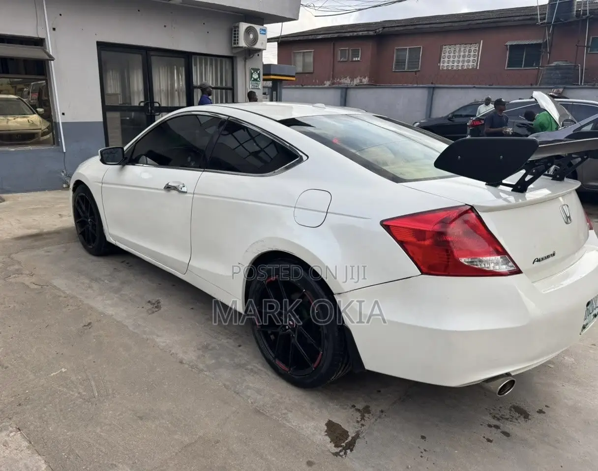 Honda Accord 2011 White